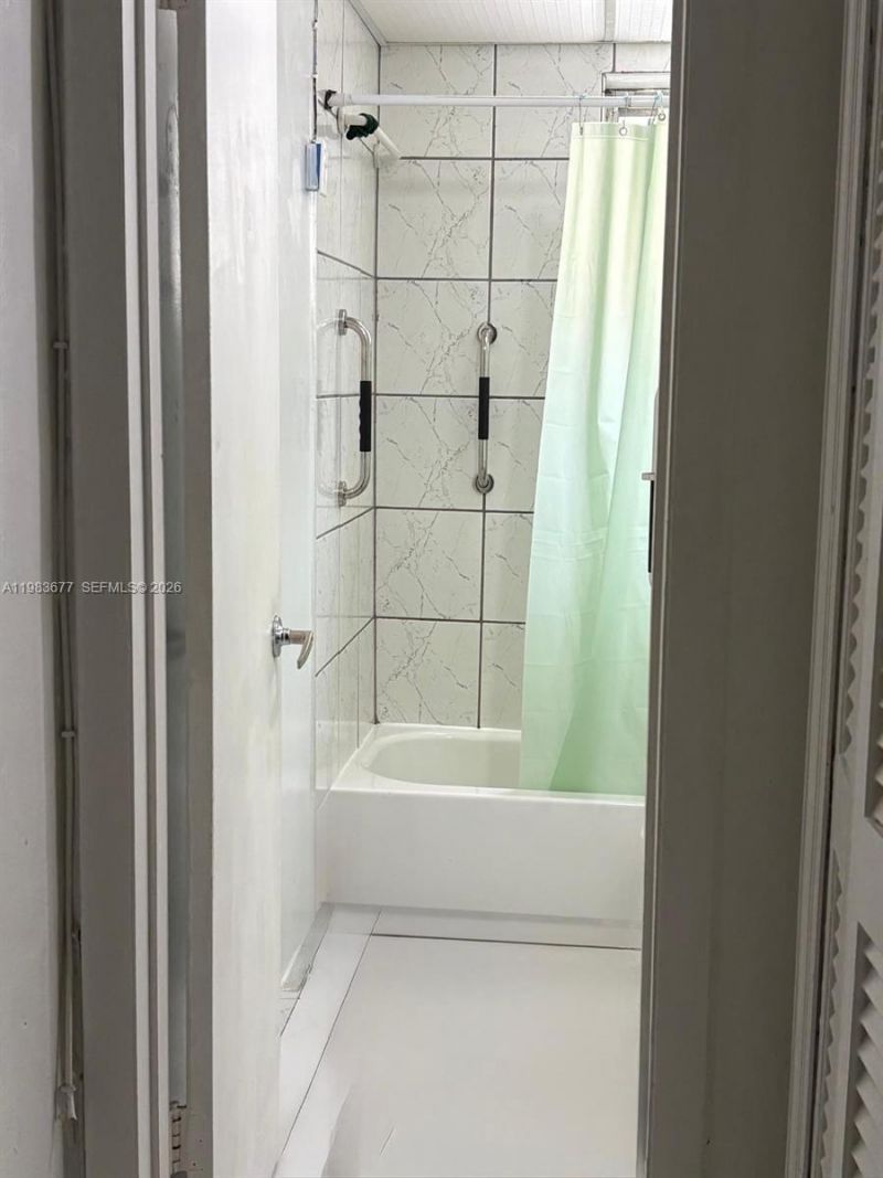 1735 NE 164th St , Unit B203, North Miami Beach, FL 33162 Photo