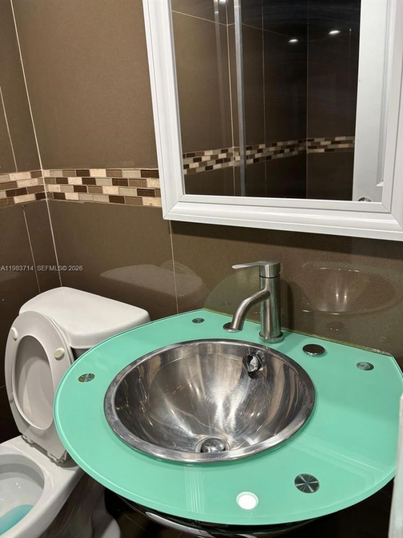 6620 W 2nd Ct , Unit 110, Hialeah, FL 33012 Photo