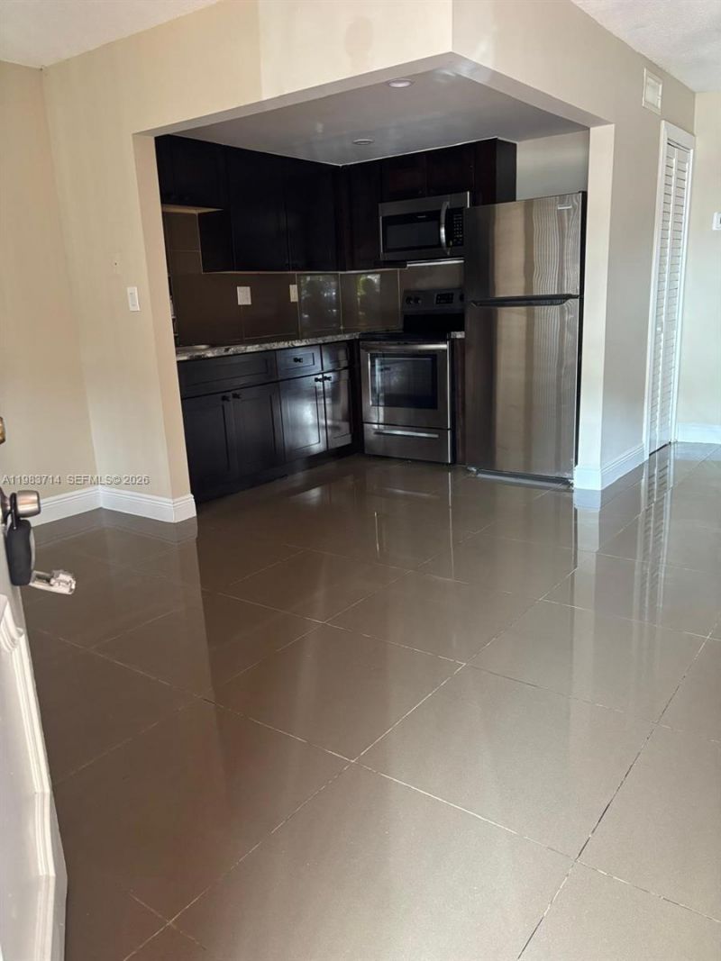 6620 W 2nd Ct , Unit 110, Hialeah, FL 33012 Photo