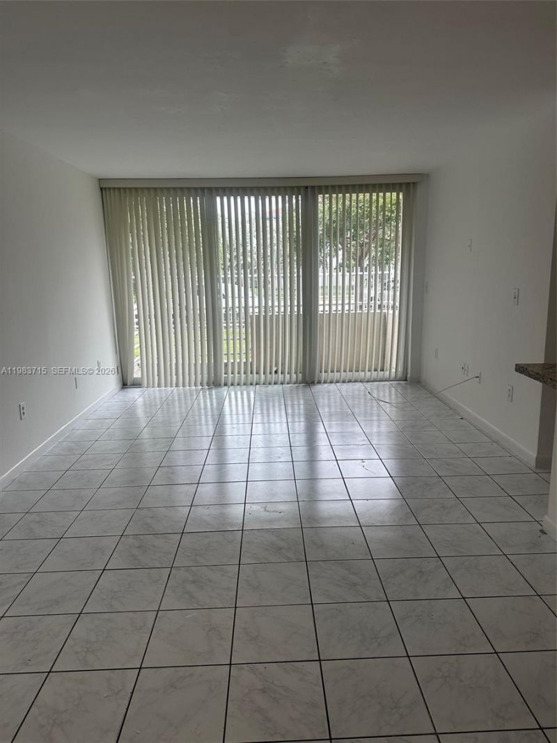 8050 NW 8th St , Unit 1102, Miami, FL 33126 Photo
