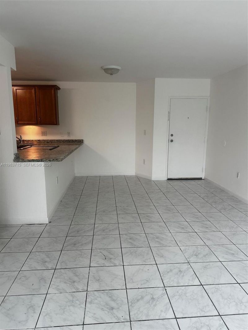 8050 NW 8th St , Unit 1102, Miami, FL 33126 Photo