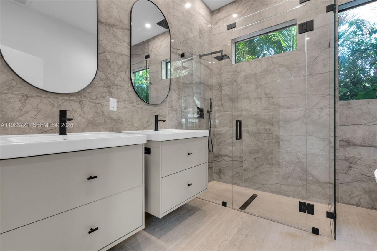 3905 SW 5th St , Unit 3905, Coral Gables, FL 33134 Photo