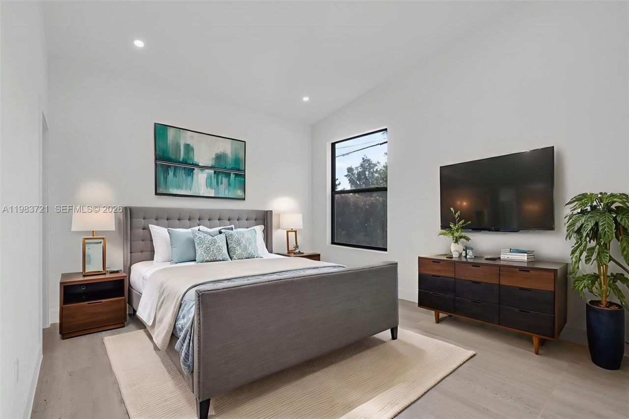 3905 SW 5th St , Unit 3905, Coral Gables, FL 33134 Photo