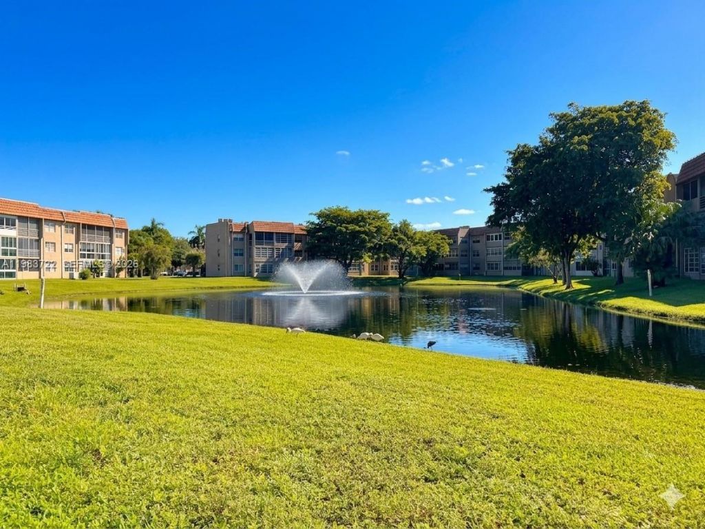 9900 Sunrise Lakes Blvd, Unit 102, Sunrise, FL 33322 Photo