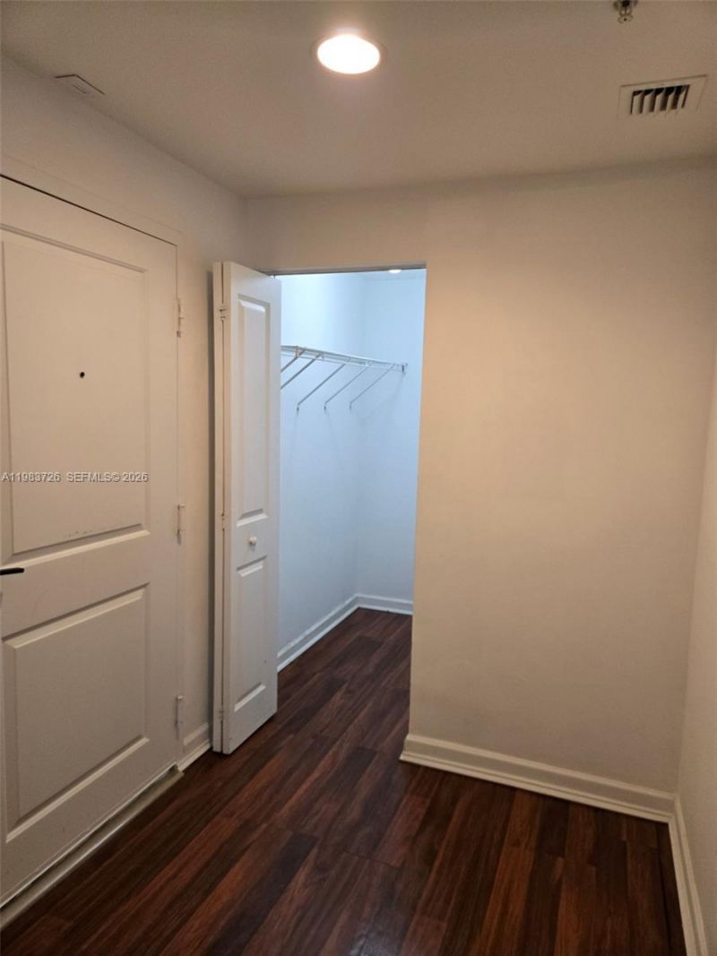 7910 Harbor Island Dr, Unit 510, North Bay Village, FL 33141 Photo