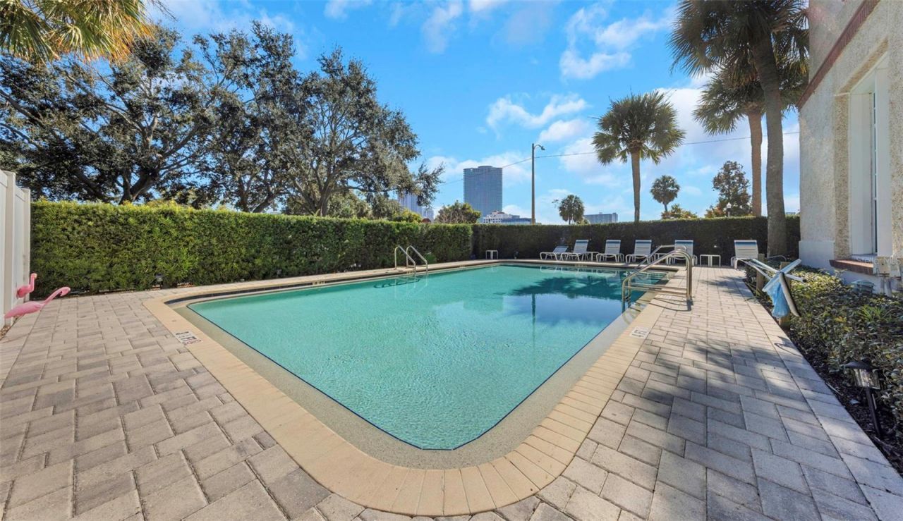 701 Mirror Lake Dr N Drive N, Unit 118, Saint Petersburg, FL 33701 Photo