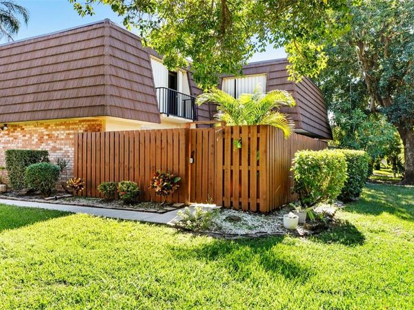 3911 CAROLINA DR., LAKE WORTH, FL 33461