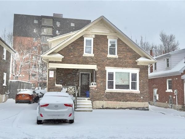 16 MARSHALL Street, Unit B, Waterloo, ON N2J2T2