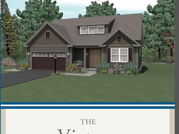 77 Lakepointe Way, Saratoga Springs, NY 12866