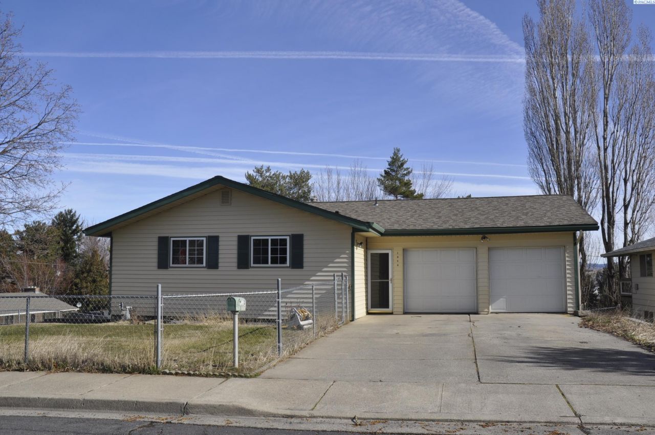 1840 NW Kenny Dr, Pullman, WA 99163 Main Photo
