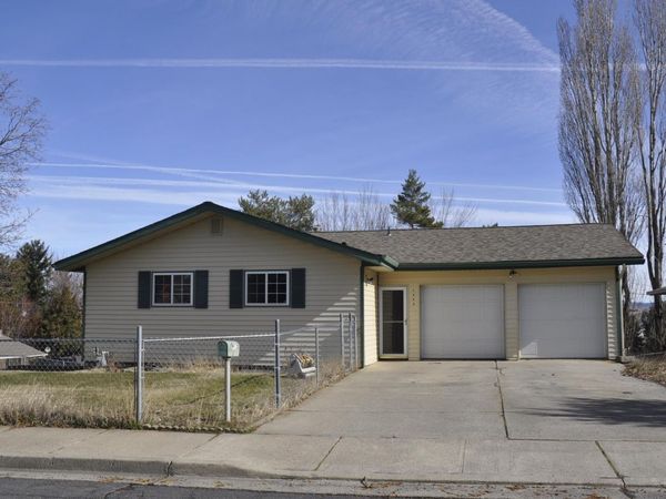1840 NW Kenny DR, Pullman, WA 99163