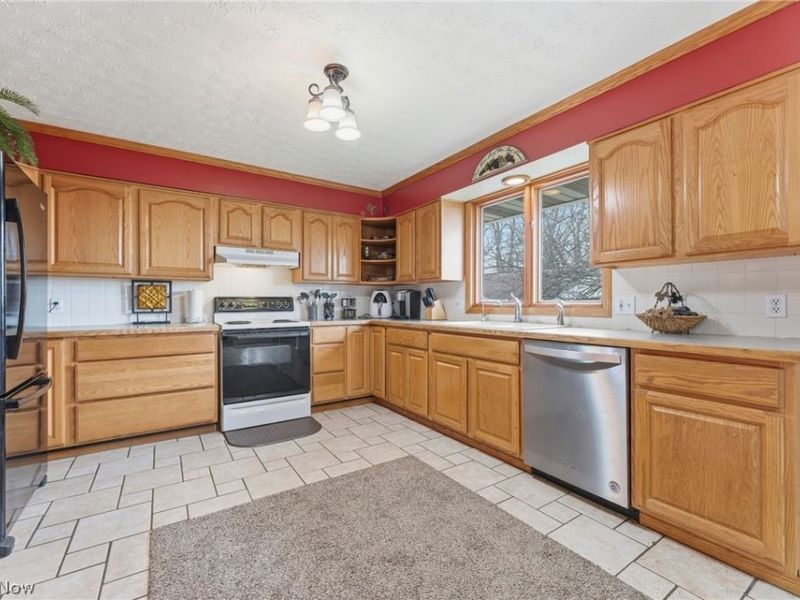 901 N Marion Avenue, Louisville, OH 44641 Photo 21