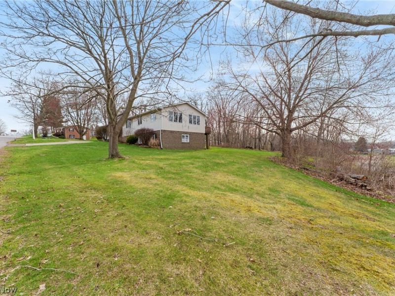 901 N Marion Avenue, Louisville, OH 44641 Photo 3