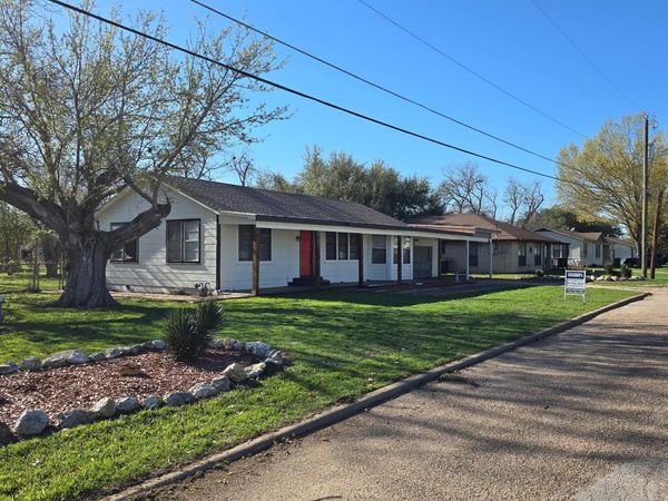 305 N 5th ST, Thorndale, TX 76577