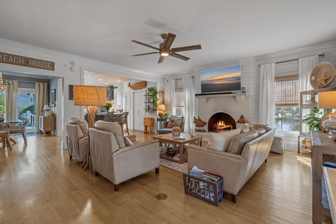 319 N Oak Dr. Photo 10