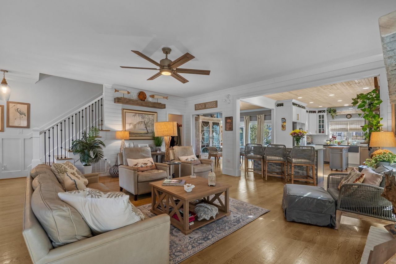 319 N Oak Dr. Photo 13