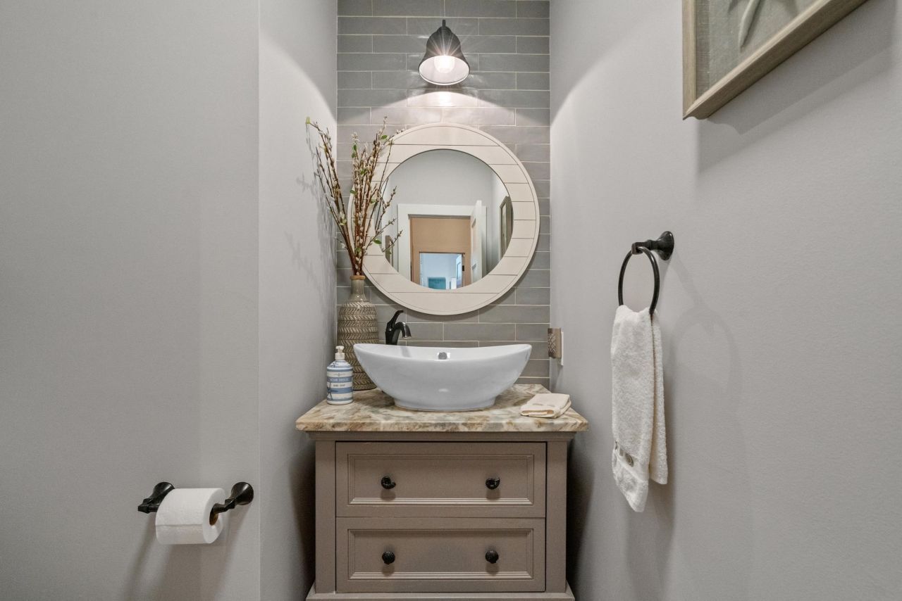 319 N Oak Dr. Photo 14