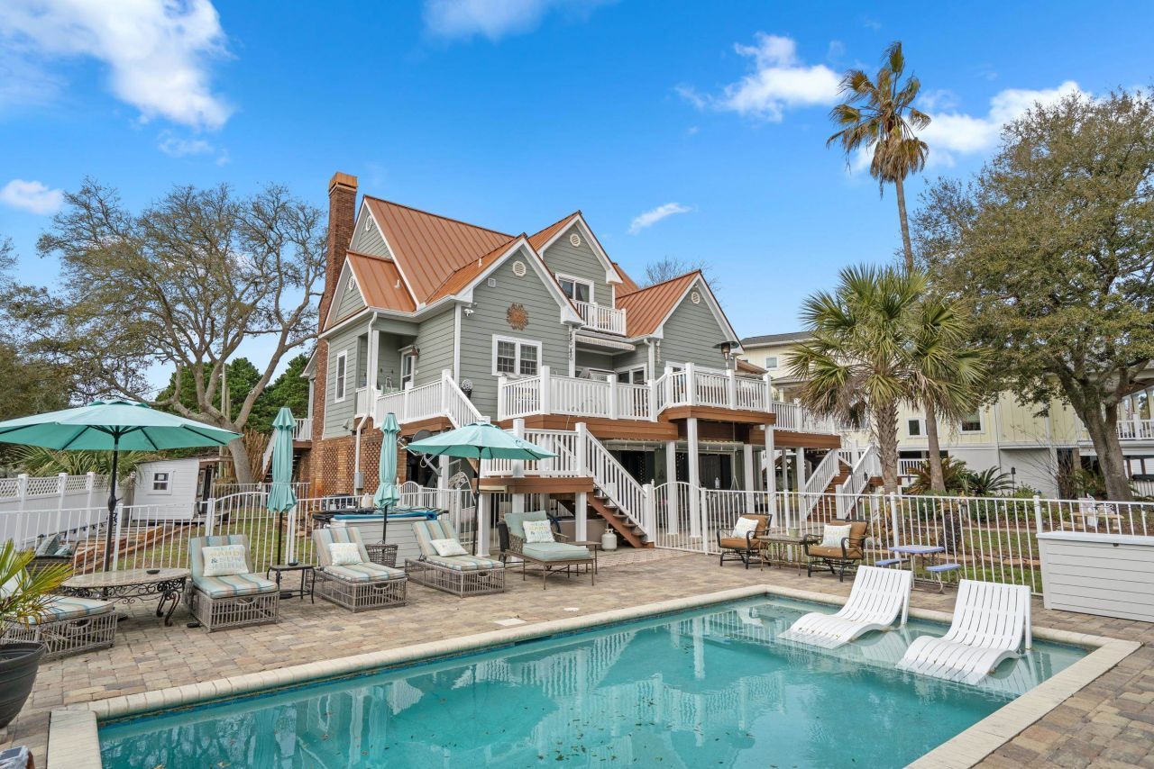 319 N Oak Dr. Photo 2