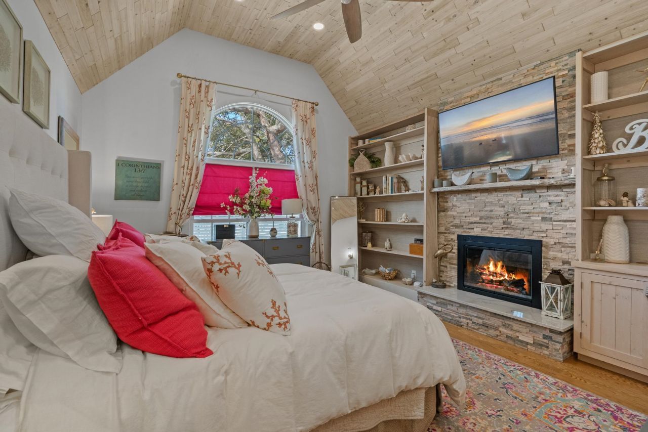 319 N Oak Dr. Photo 32