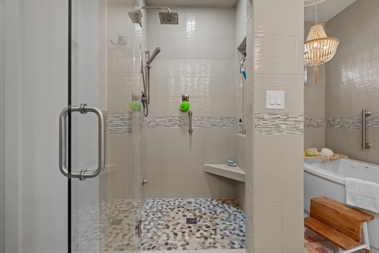 319 N Oak Dr. Photo 38