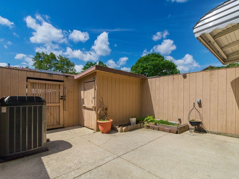 575 Dlyn Street, Columbus, OH 43228 Photo 22