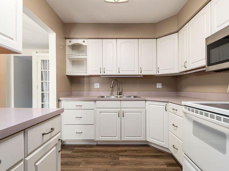 575 Dlyn Street, Columbus, OH 43228 Photo 8