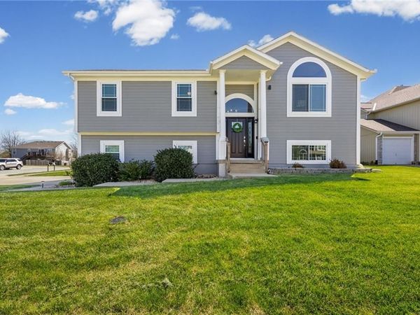 715 MADISON CREEK Court, Raymore, MO 64083