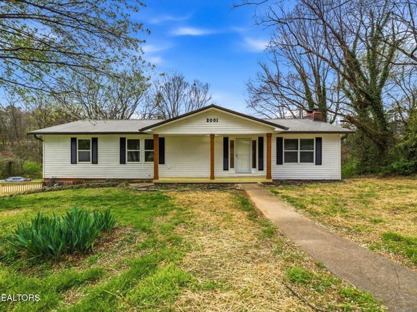 2001 Wayne Circle, Maryville, TN 37804