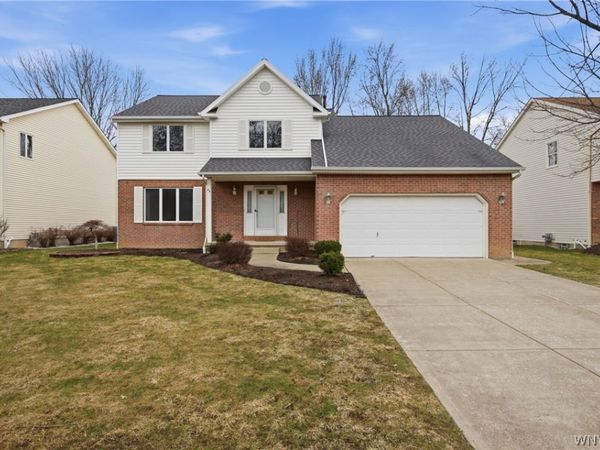 84 S Castlerock Lane, East Amherst, NY 14051