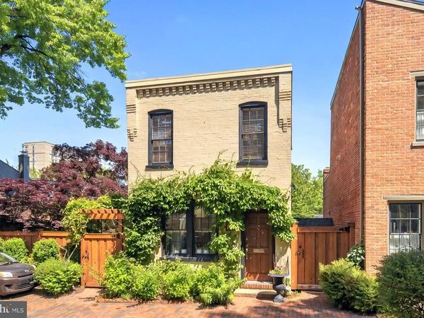 125 S DUKE STREET, LANCASTER, PA 17602