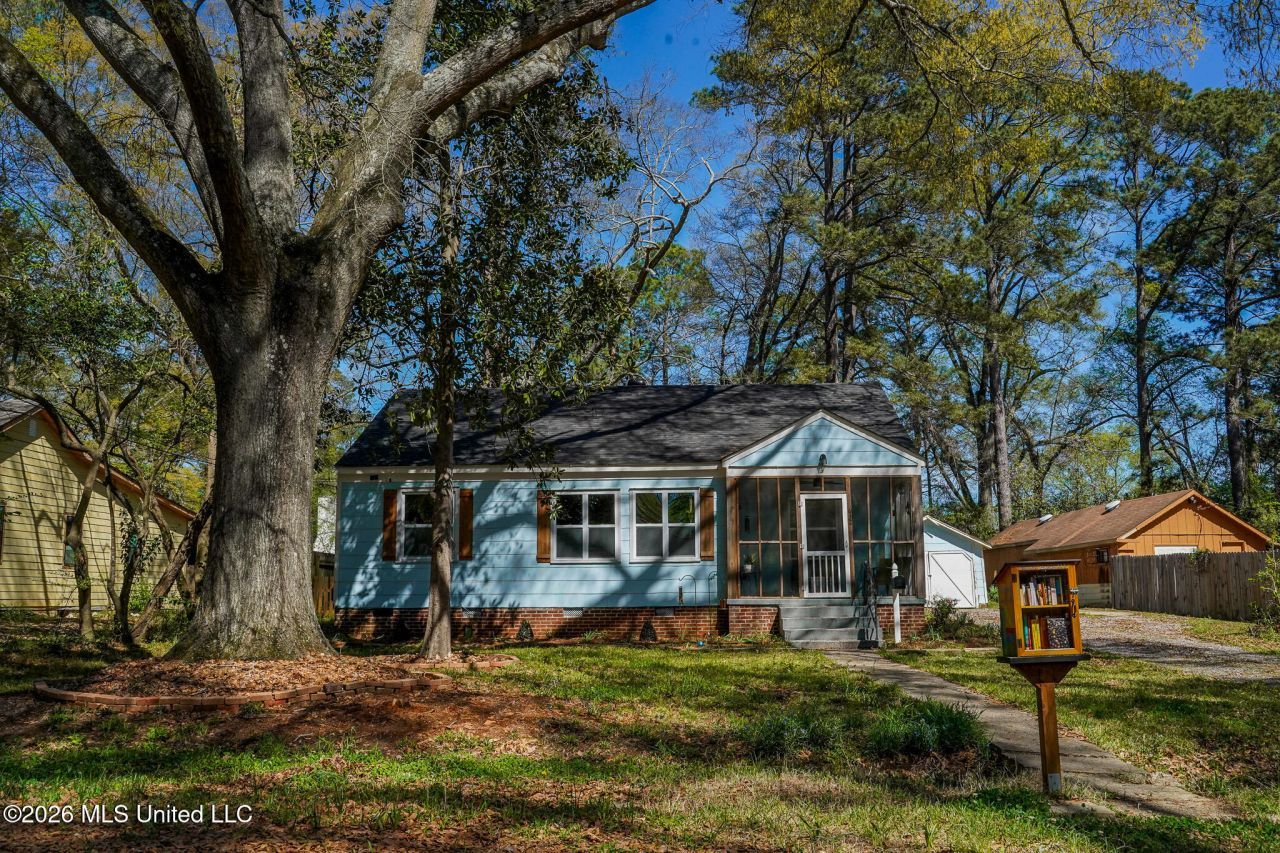 632 Woodbury Road, Jackson, MS 39206 Main Photo