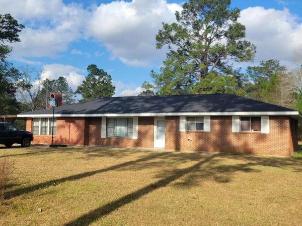 96 Pine Grove Road, Picayune, MS 39466