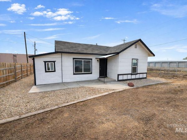 2 E Bates Ave, Parma, ID 83660