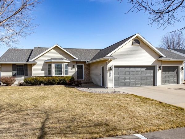 651 RUNDQUIST WAY, Kimberly, WI 54136