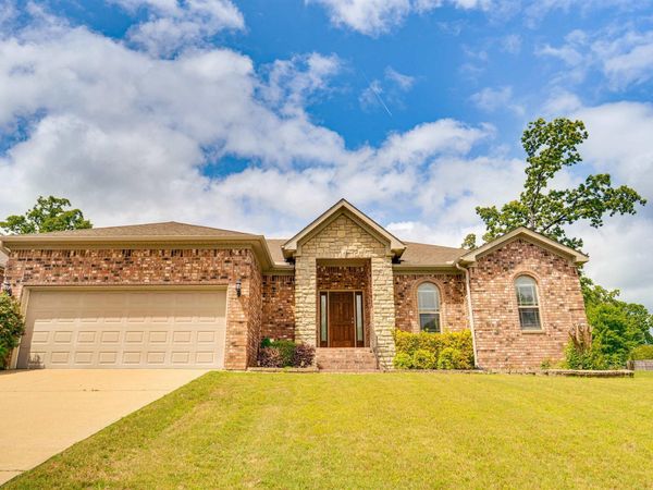 5501 Aviator Drive, Jacksonville, AR 72076