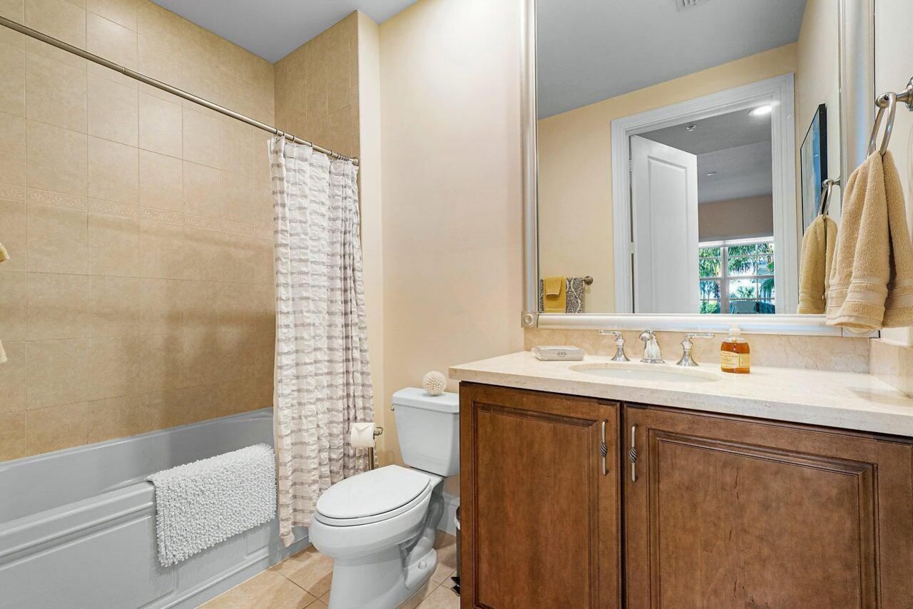 226 N Latitude Circle, Unit 207, Delray Beach, FL 33483 Photo