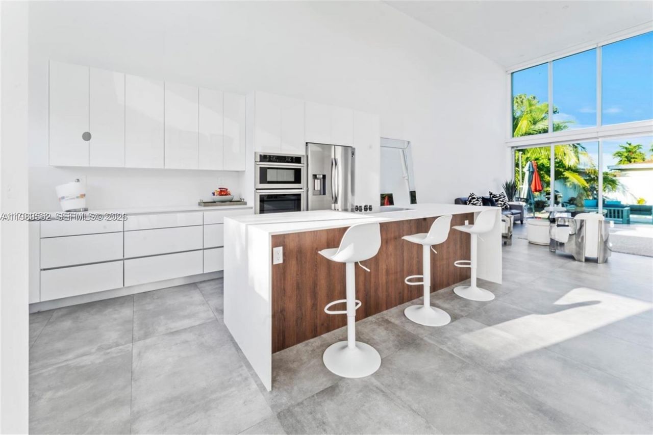 7525 Buccaneer Ave , North Bay Village, FL 33141 Photo