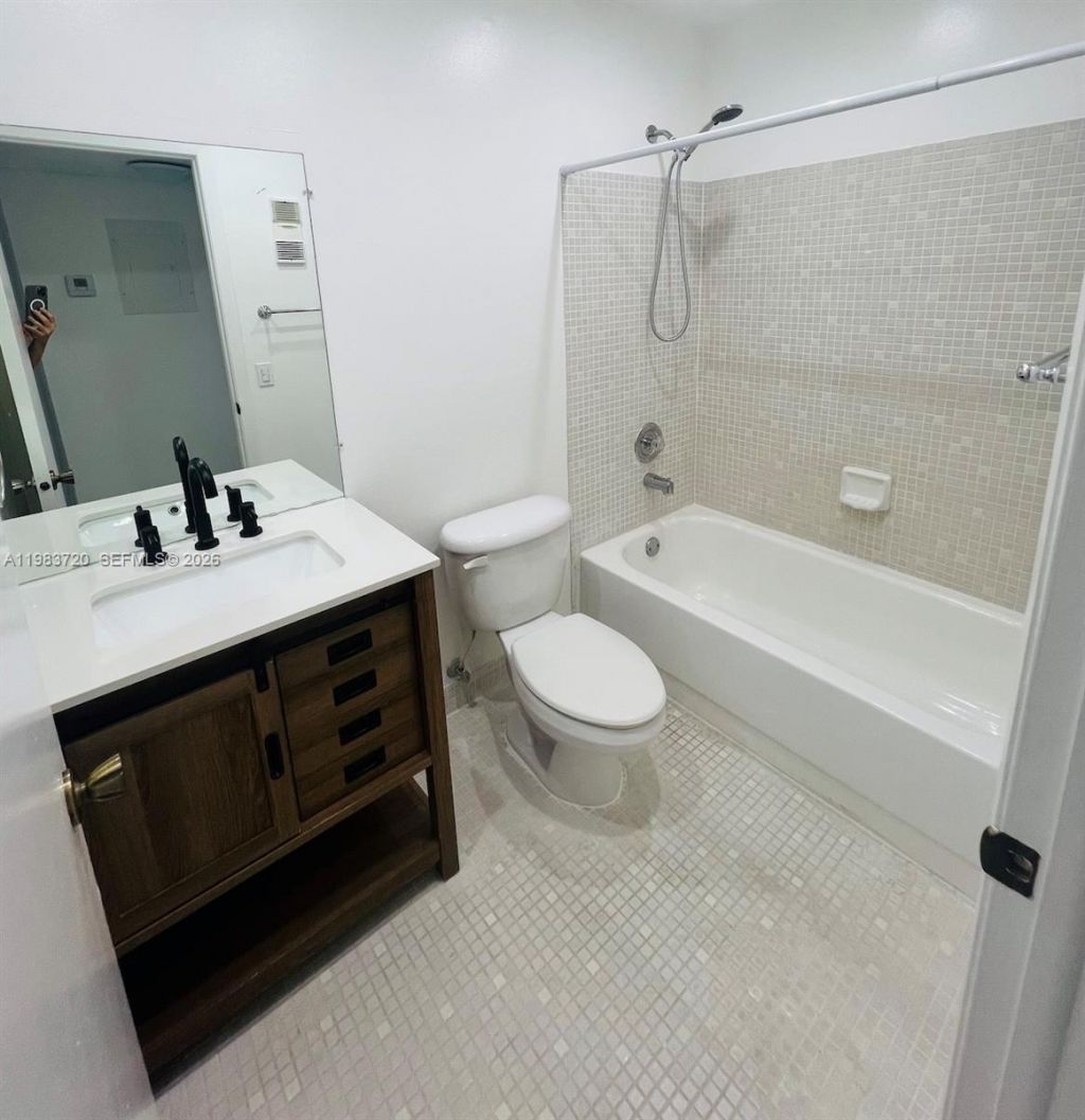 9743 W Mcnab Rd, Unit 209, Tamarac, FL 33321 Photo