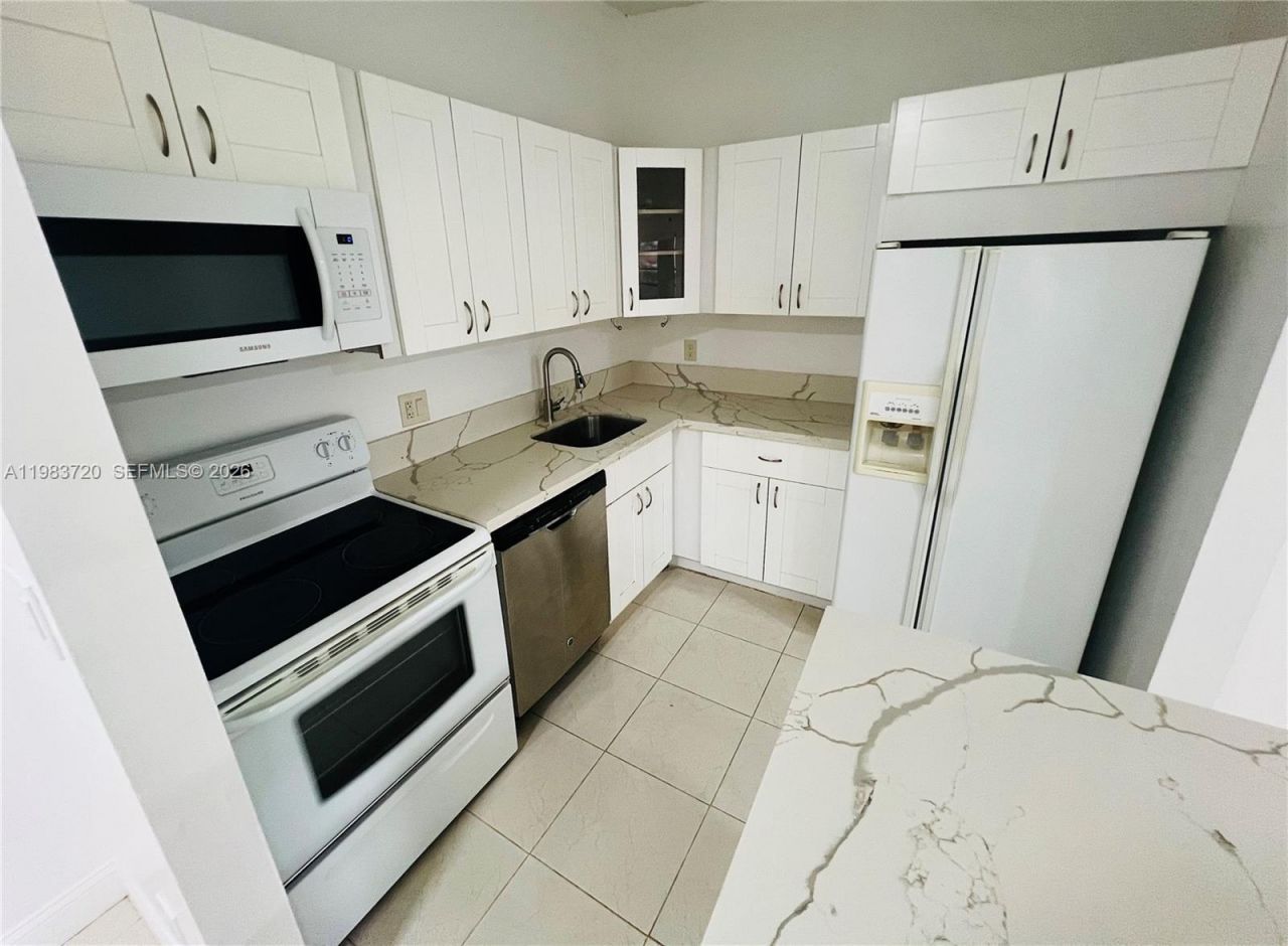 9743 W Mcnab Rd, Unit 209, Tamarac, FL 33321 Photo