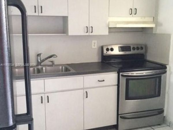 1855 W 60th St , Unit 423C, Hialeah, FL 33012