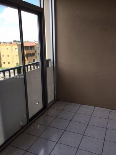 1855 W 60th St , Unit 423C, Hialeah, FL 33012 Photo