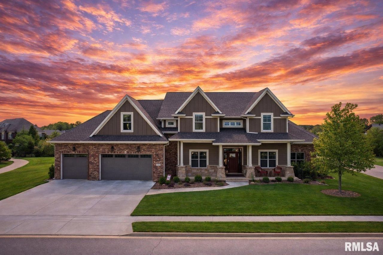 3112 W Saint Charles Place, Peoria, IL 61615 Main Photo