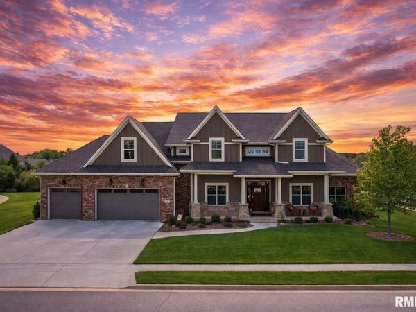 3112 W Saint Charles Place, Peoria, IL 61615