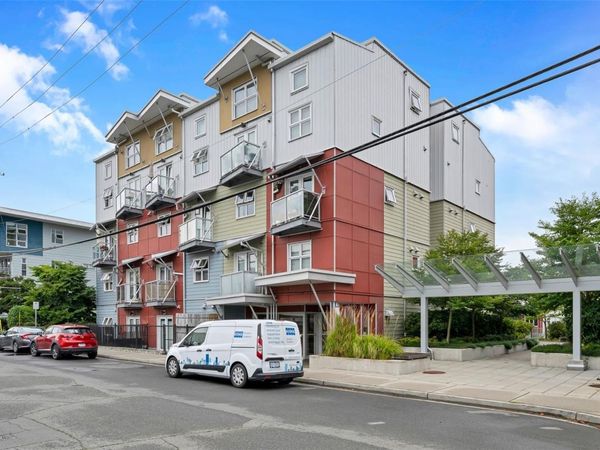 787 Tyee Rd, Unit 204, Victoria, BC V9A 7R5