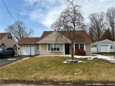 427 Van Roen Road , Utica, NY 13502