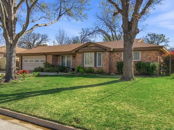 1760 Acorn Lane, Hurst, TX 76054