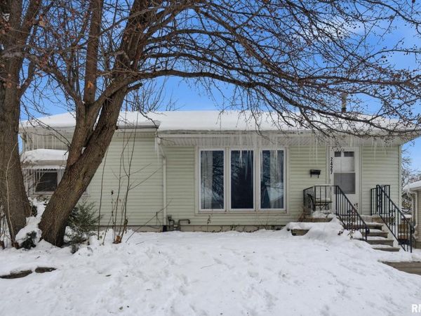 2427 29 1/2 Street , Rock Island, IL 61201