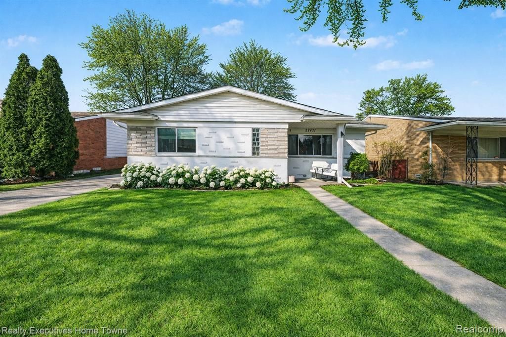 27471 Norma Drive, Warren, MI 48093 Main Photo