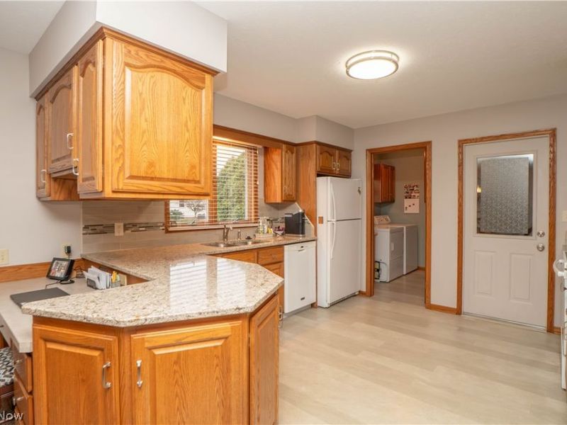 1060 Roosevelt Street NE, Massillon, OH 44646 Photo 12