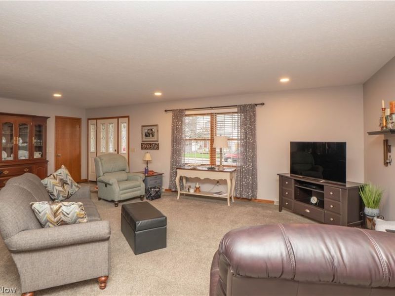 1060 Roosevelt Street NE, Massillon, OH 44646 Photo 6